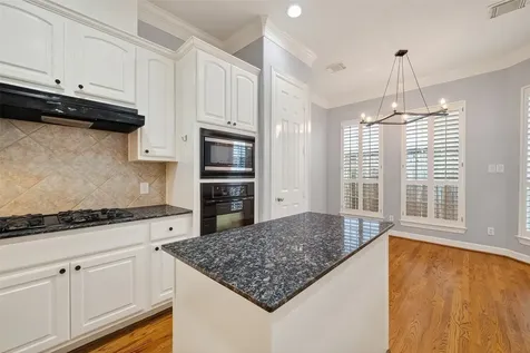 5835 Val Verde Street Houston TX 77057