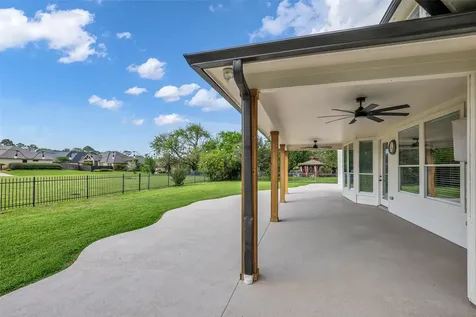 15 Winterhaven Lane Montgomery TX 77356