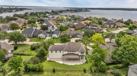 15 Winterhaven Lane Montgomery TX 77356