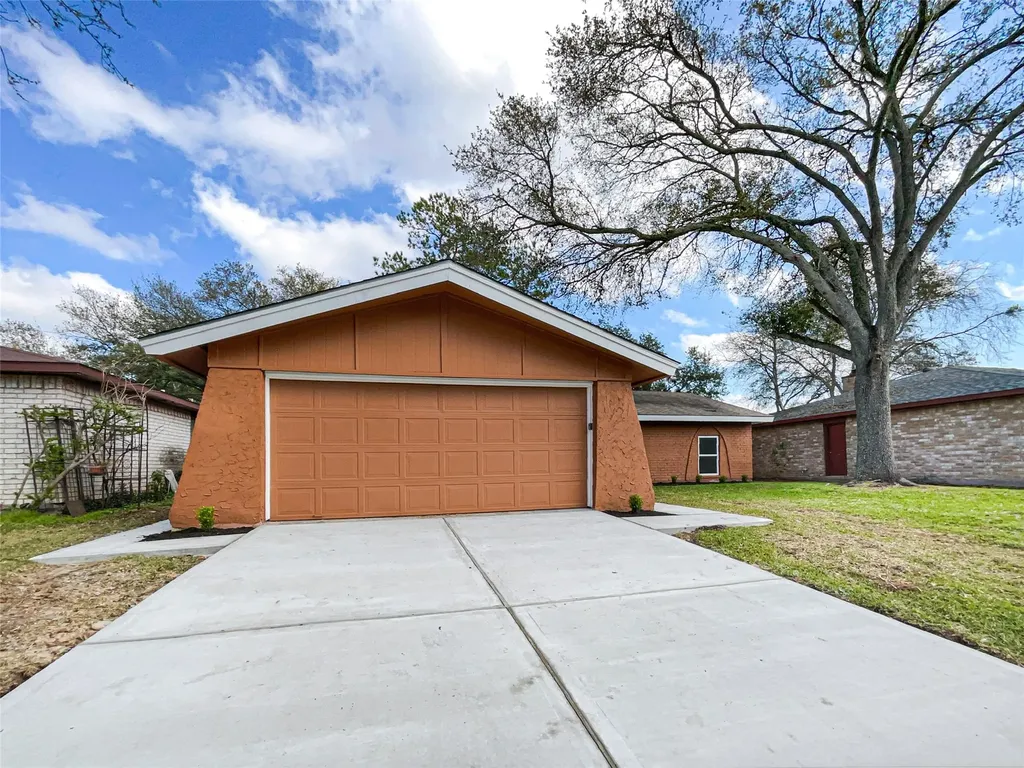 10427 Towne Oak Lane Sugar Land TX 77498