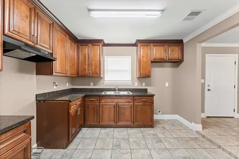 5646 Belmark Street Houston TX 77033