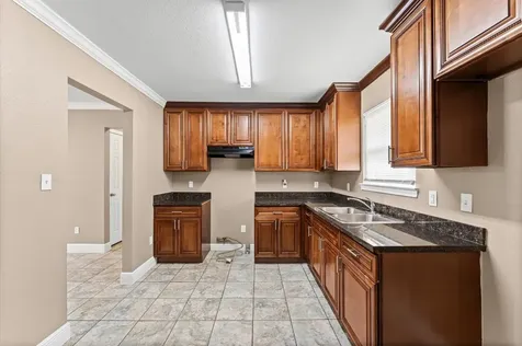 5646 Belmark Street Houston TX 77033