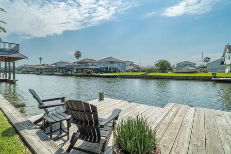 276 Barracuda Street Bayou Vista TX 77563
