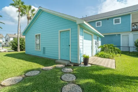 276 Barracuda Street Bayou Vista TX 77563