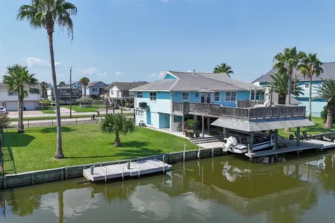276 Barracuda Street Bayou Vista TX 77563