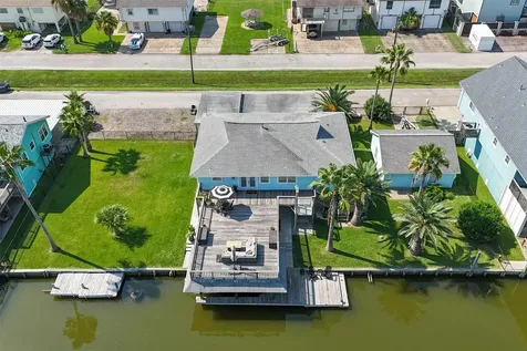 276 Barracuda Street Bayou Vista TX 77563