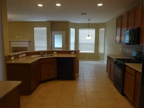 2807 Edgewick Elm Street Fresno TX 77545