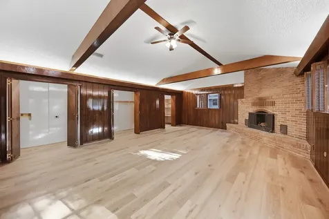 1452 S Circle Sealy TX 77474