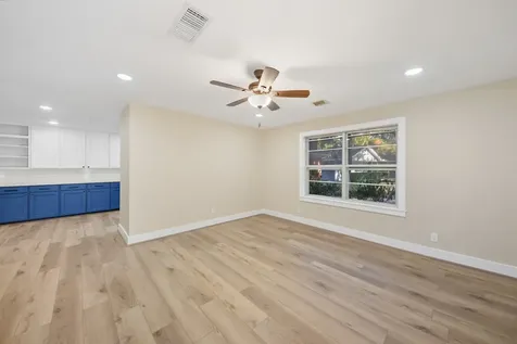 1452 S Circle Sealy TX 77474