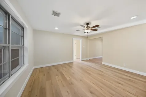 1452 S Circle Sealy TX 77474