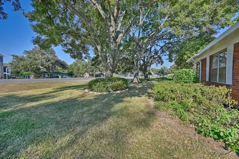 1452 S Circle Sealy TX 77474