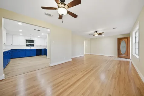 1452 S Circle Sealy TX 77474