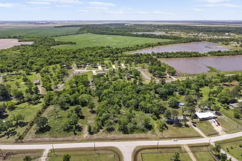 452 County Road 4863 Dayton TX 77535