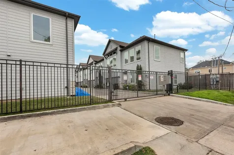 4450 W Tidwell Road C Houston TX 77091