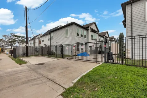 4450 W Tidwell Road C Houston TX 77091