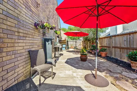 2717 Hot Springs Drive Pearland TX 77584