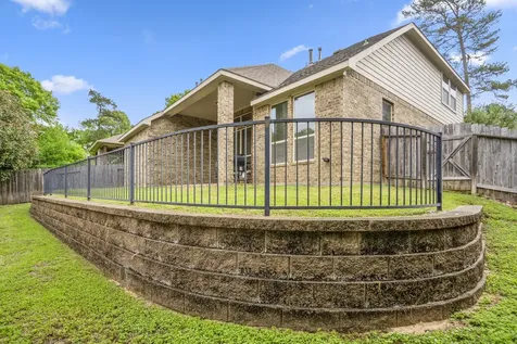 4855 Bayou St John Conroe TX 77304