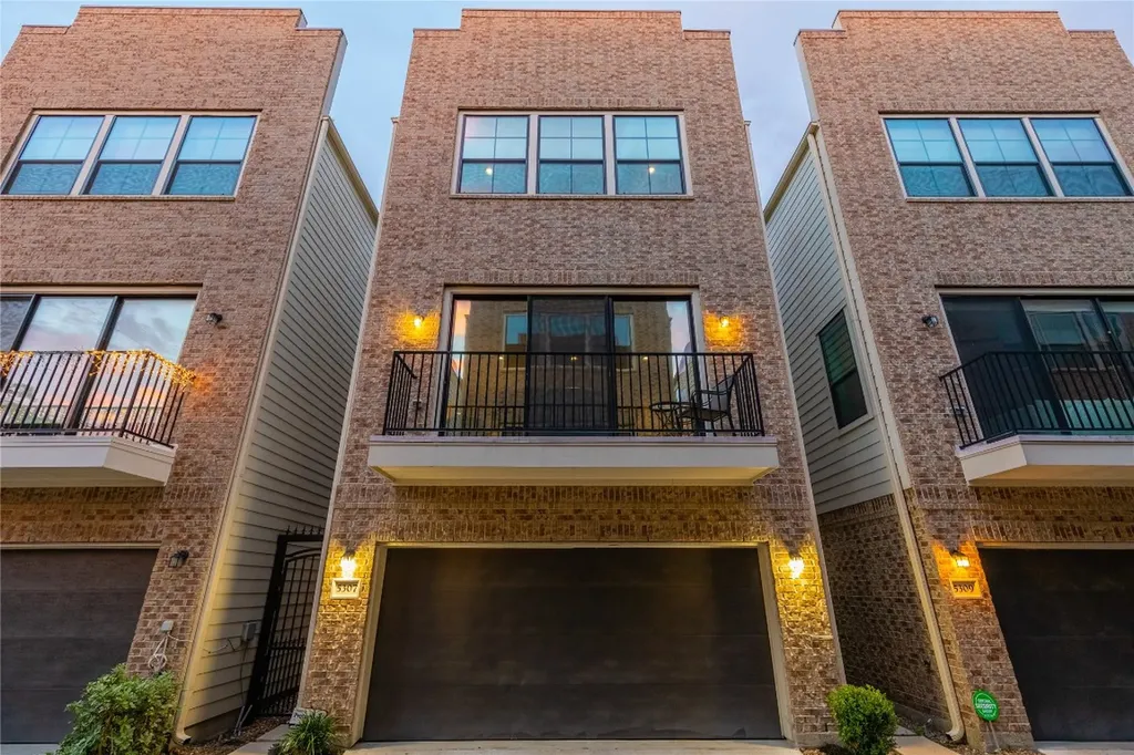 5307 Petty Street Houston TX 77007