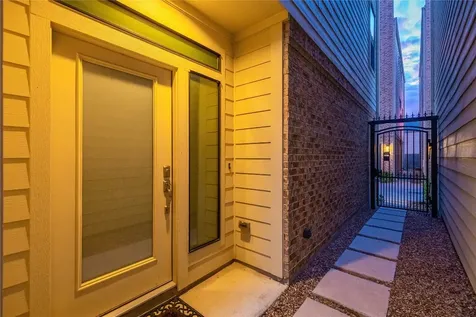 5307 Petty Street Houston TX 77007