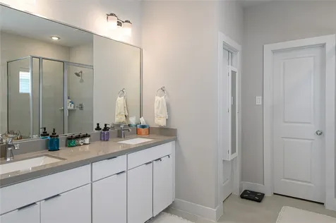 1274 N Post Oak Road B Houston TX 77055