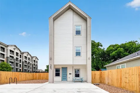 307 Neyland Street Houston TX 77022