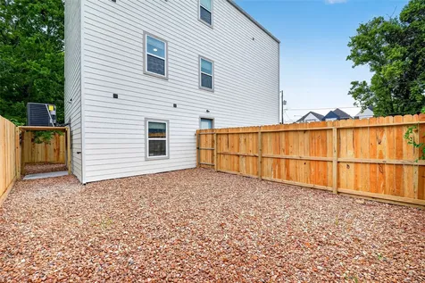 307 Neyland Street Houston TX 77022