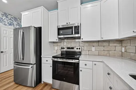 307 Neyland Street Houston TX 77022