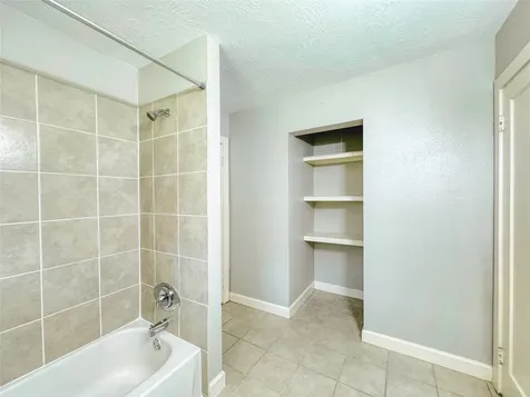 6714 Dillon Street Houston TX 77061