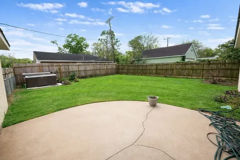5018 Ash Court Dickinson TX 77539