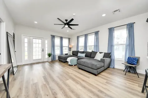 710 Kipp Avenue Kemah TX 77565