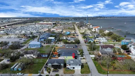 710 Kipp Avenue Kemah TX 77565