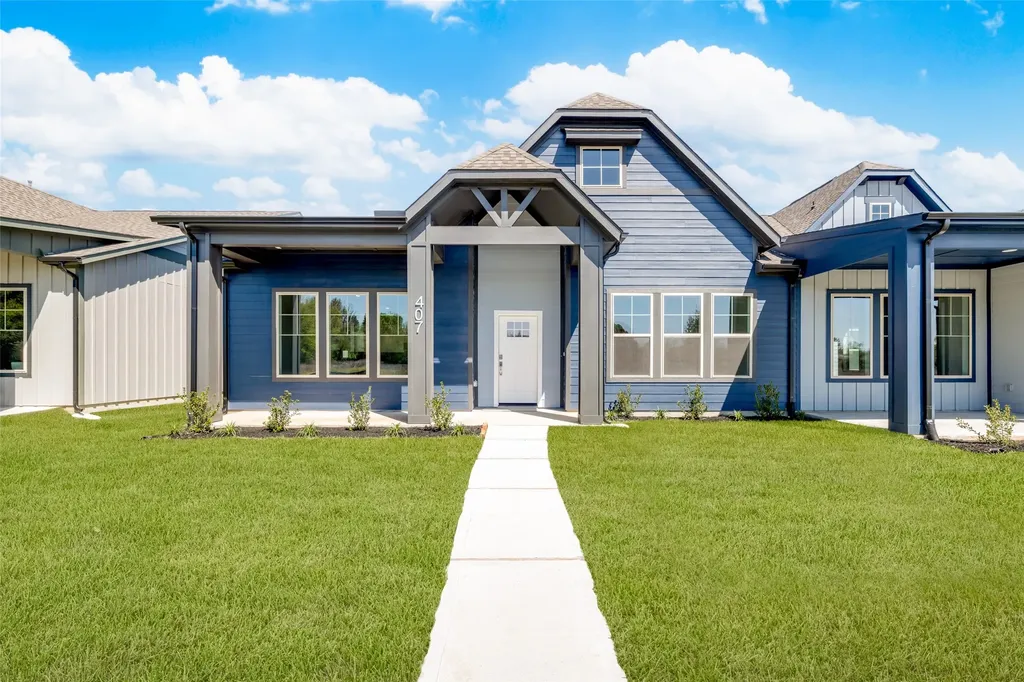 407 Legacy Point A Sealy TX 77474