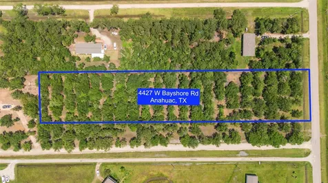 4427 W Bayshore Road Anahuac TX 77514