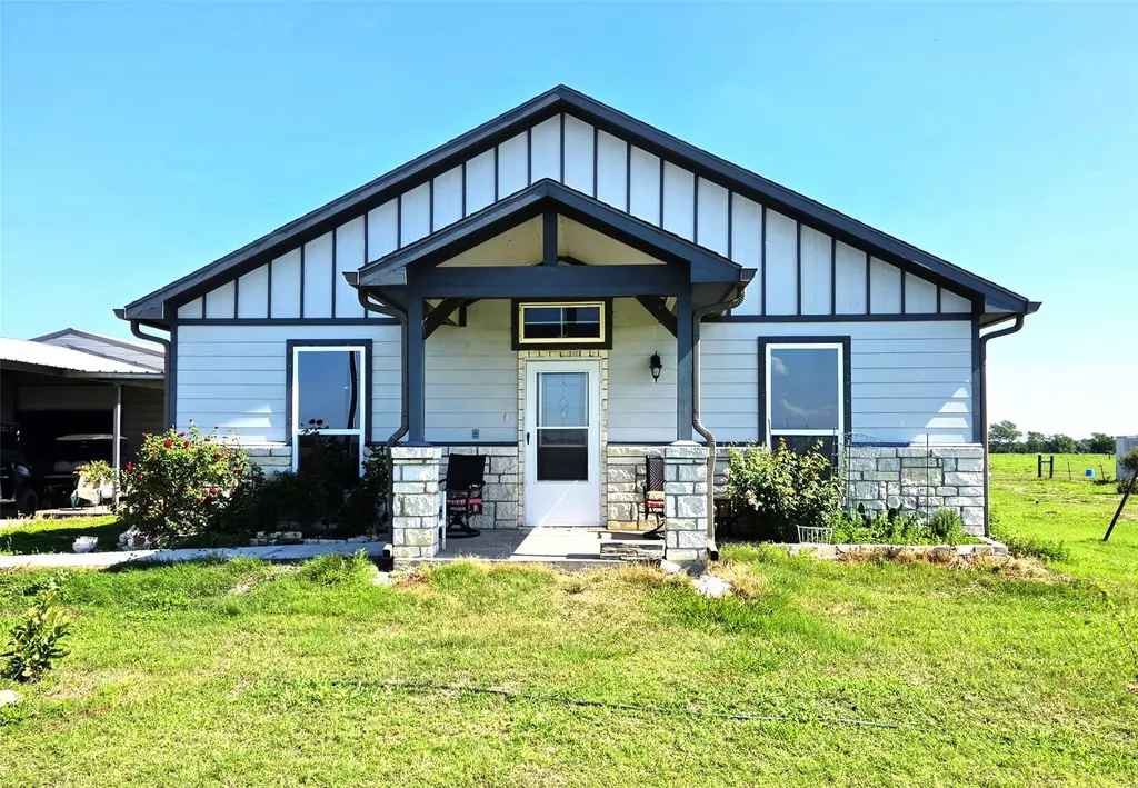 928 County Road 316 Louise TX 77455