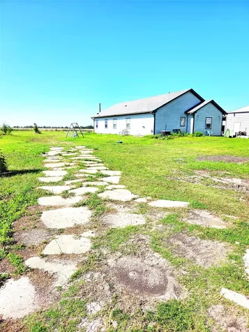 928 County Road 316 Louise TX 77455
