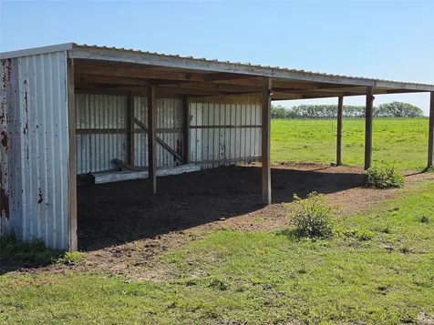 928 County Road 316 Louise TX 77455