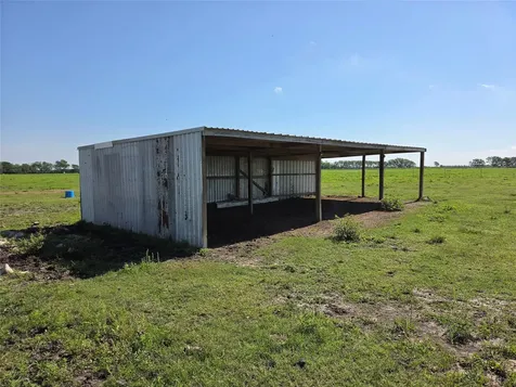 928 County Road 316 Louise TX 77455