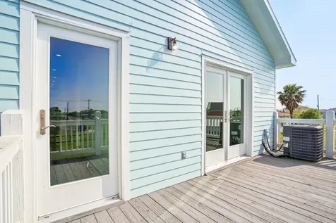 2115 Seahorse Lane Port Bolivar TX 77650