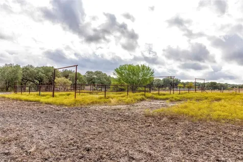 1250 Ladewig Lane Flatonia TX 78956