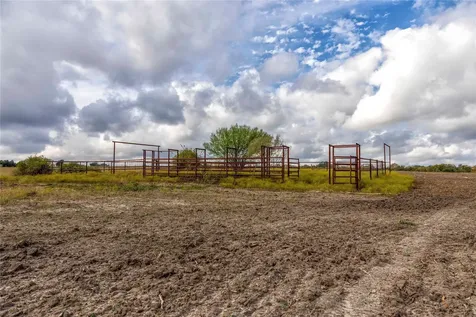 1250 Ladewig Lane Flatonia TX 78956