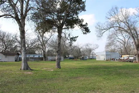 638 Prairie Street Columbus TX 78934