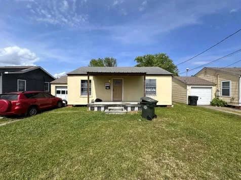 3856 Lincoln Avenue Groves TX 77619