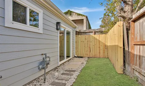 8518 Furlong Lane Houston TX 77071