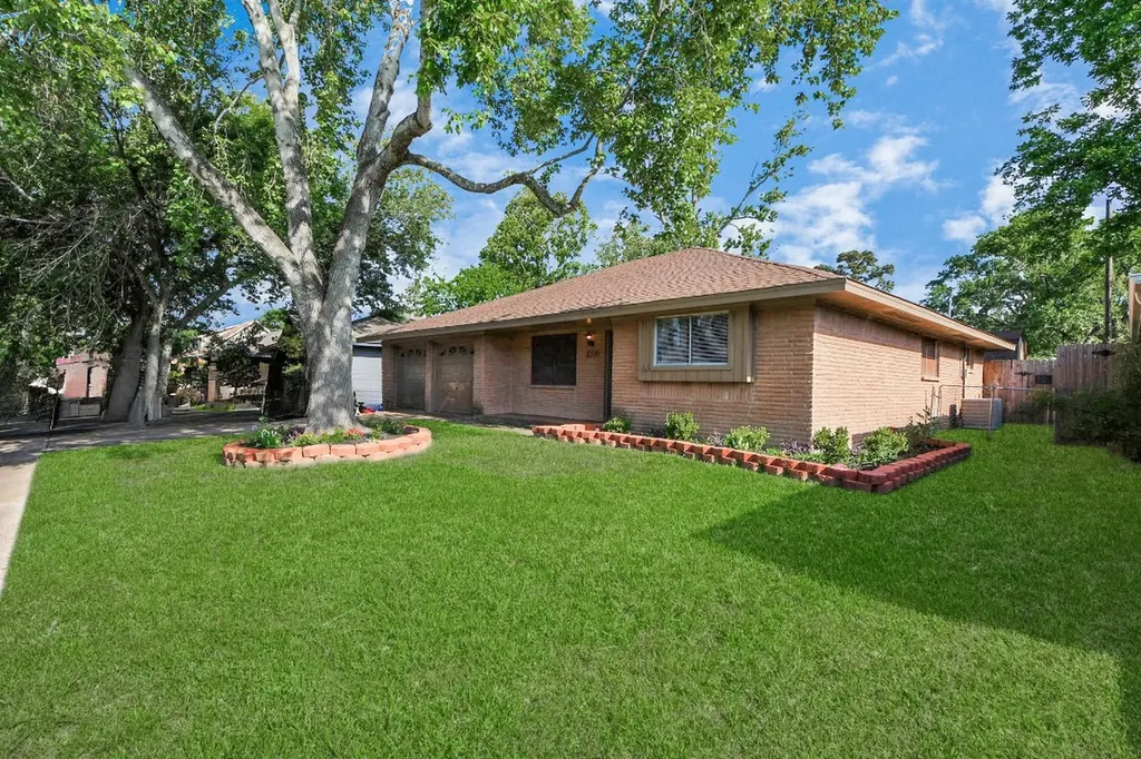 730 Columbia Lane Deer Park TX 77536