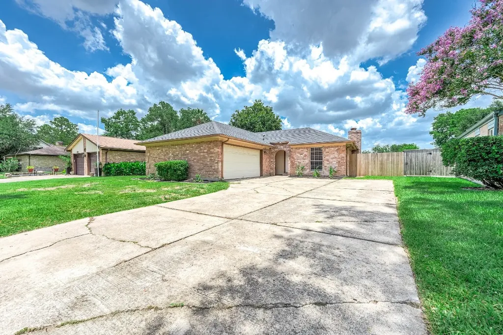 1922 Arcadia Drive Sugar Land TX 77498