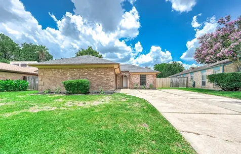1922 Arcadia Drive Sugar Land TX 77498