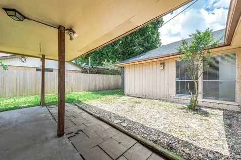 1922 Arcadia Drive Sugar Land TX 77498