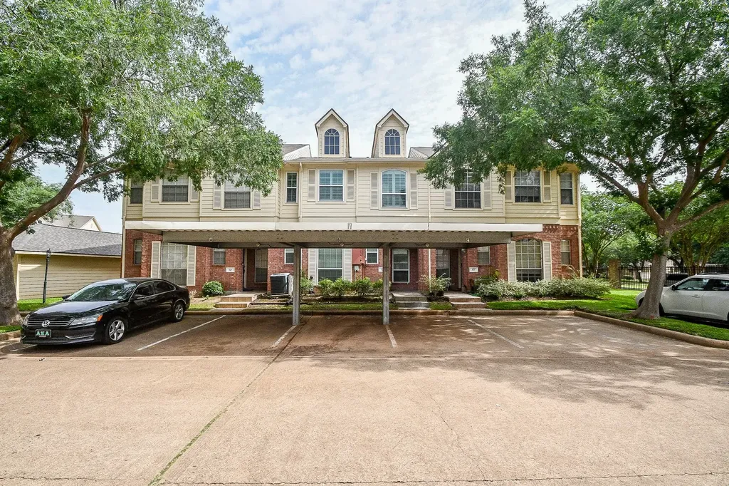 2710 Grants Lake Boulevard K4 Sugar Land TX 77479