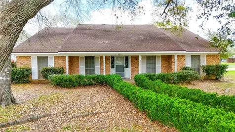 307 S Market Street Louise TX 77455