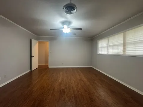 307 S Market Street Louise TX 77455